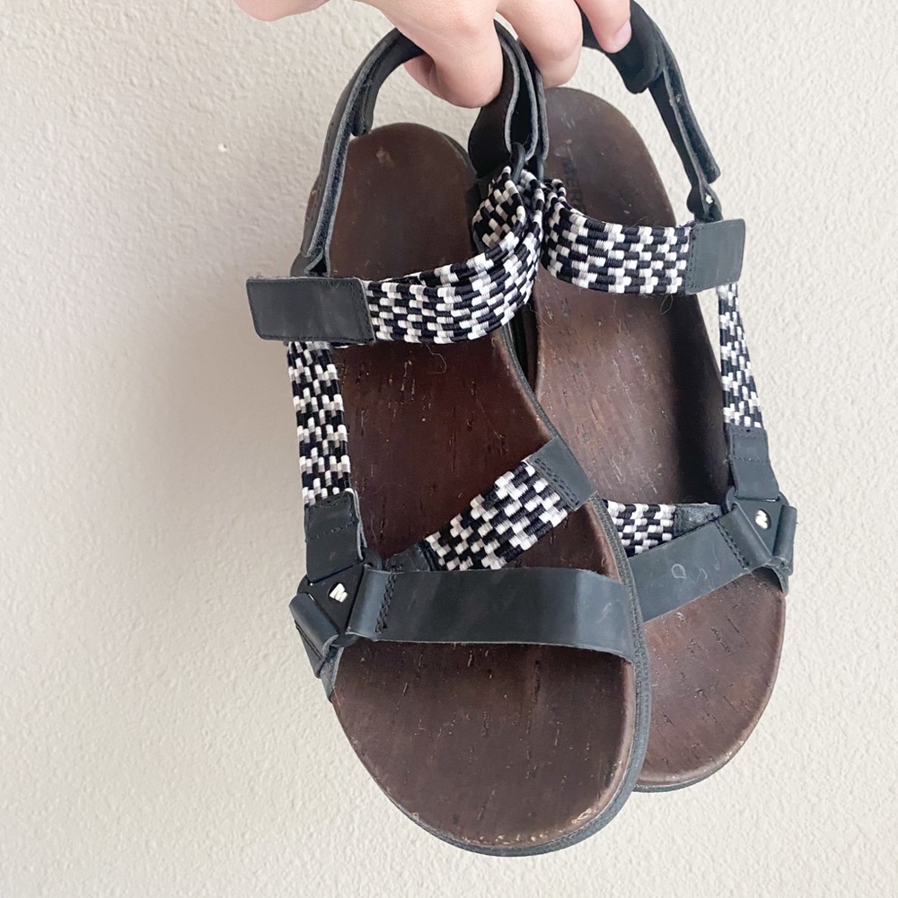 Merrel Womens  strap sandals